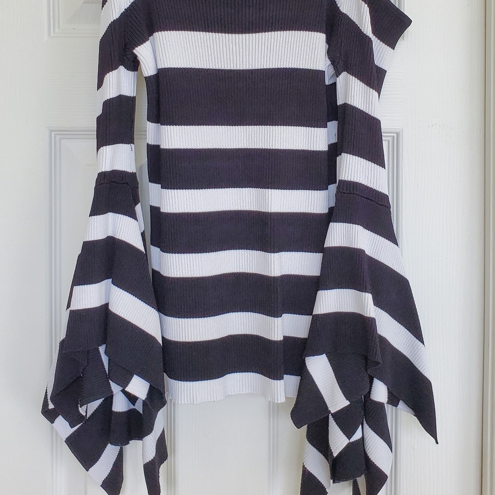 Scripted Cold Shoulder Striped Top - image 4